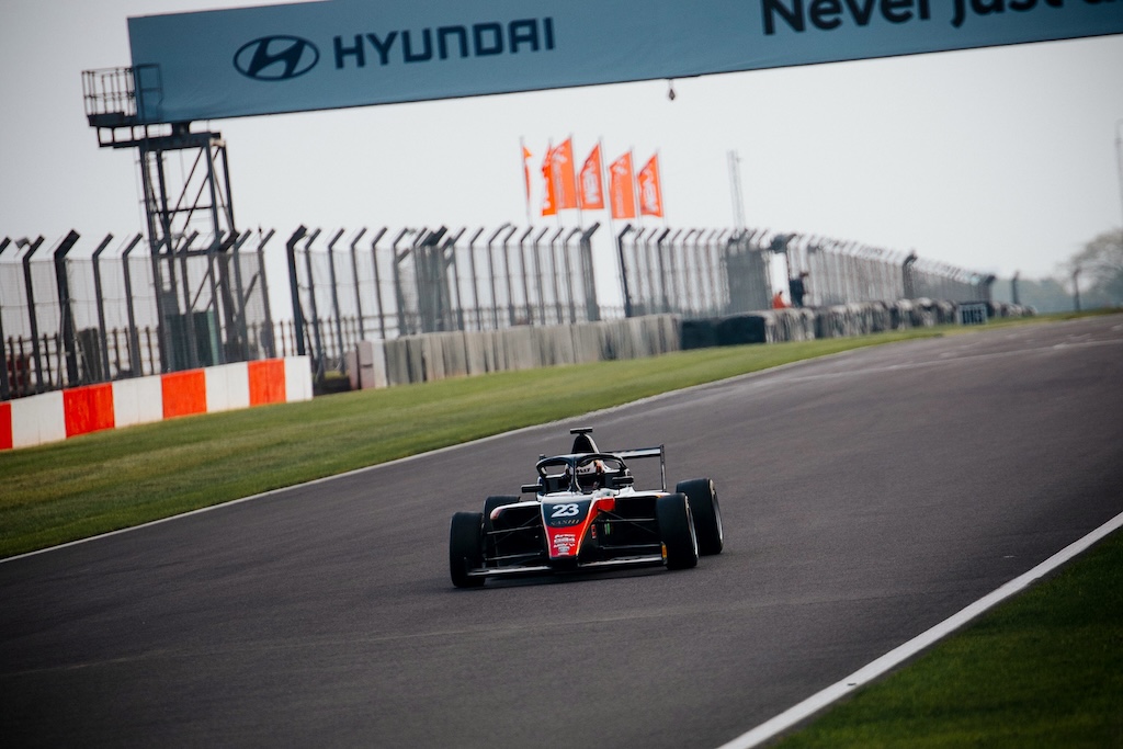 Luca Magnussen sætter forventninger højt inden GB4-finale. 
(Foto: Fortec Motorsports)